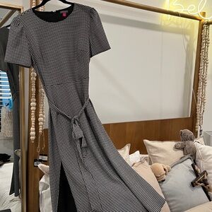 Vince Camuto Black and White houndstooth Midi Dress super classy ! NWOT